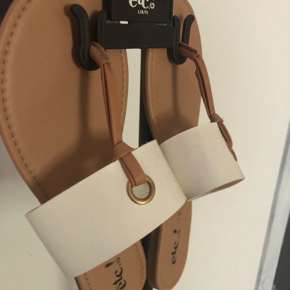 Rue 21 NWT White and Tan Thong Sandals - Picture 3 of 3